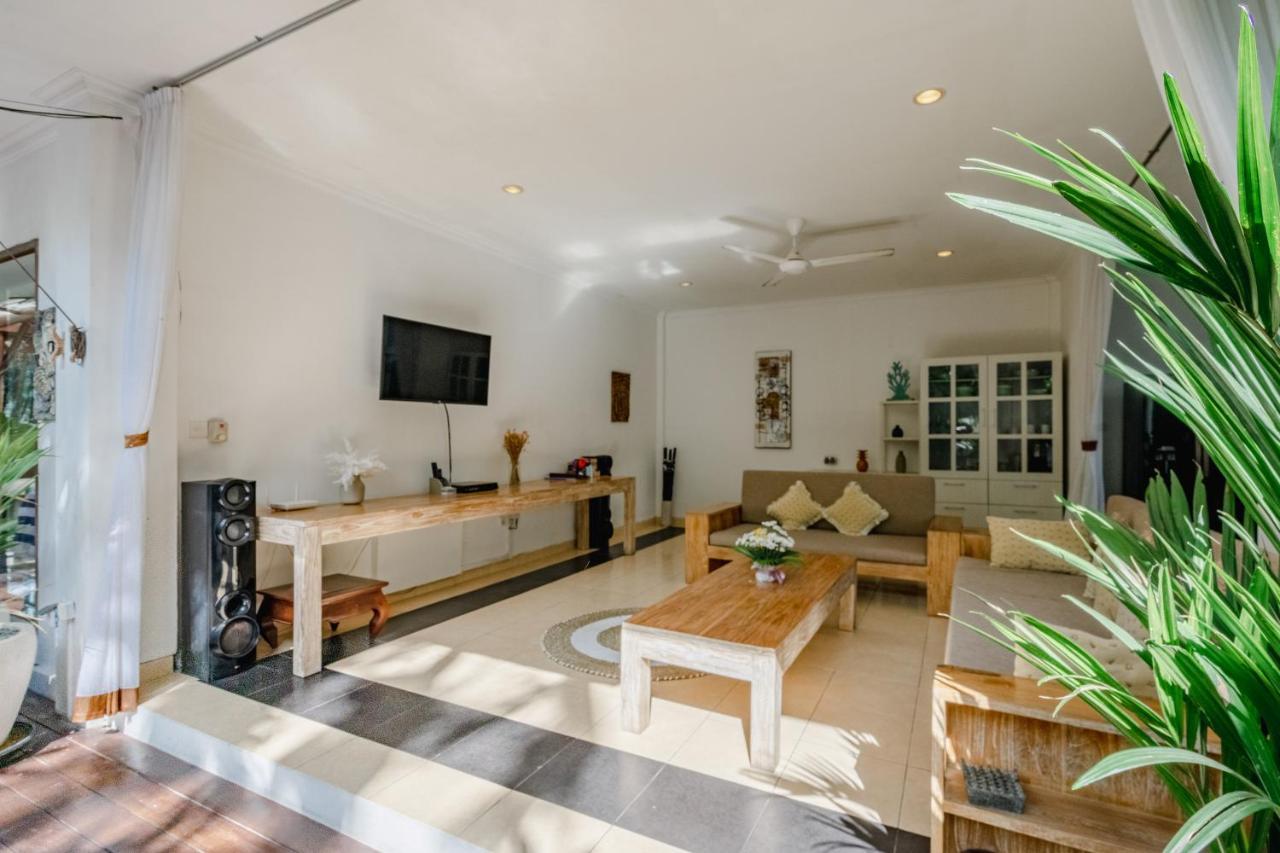 Villa Alleira Seminyak By Best Deals Asia Hospitality المظهر الخارجي الصورة